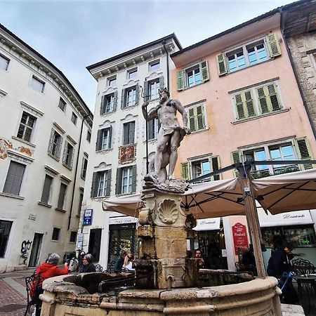 Mazzini, 30 Nord Lägenhet Rovereto  Exteriör bild