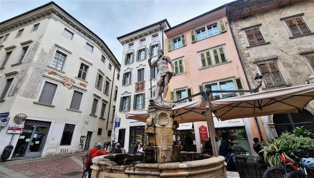 Mazzini, 30 Nord Lägenhet Rovereto  Exteriör bild